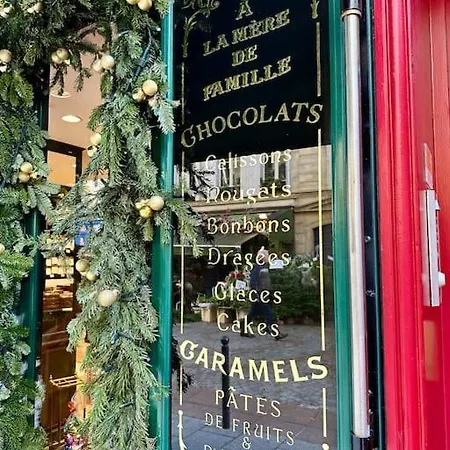 Magnifique Tour Eiffel / Rue Cler * Paris