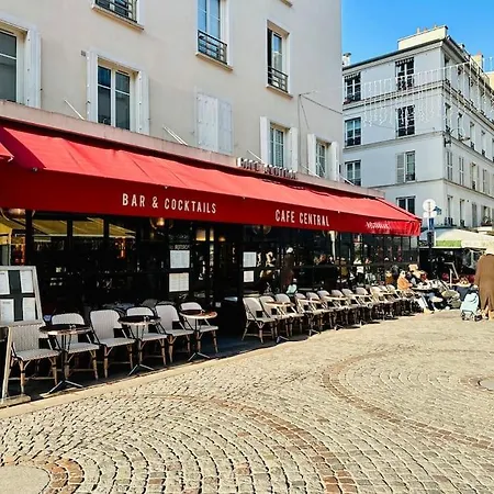 Magnifique Tour Eiffel / Rue Cler